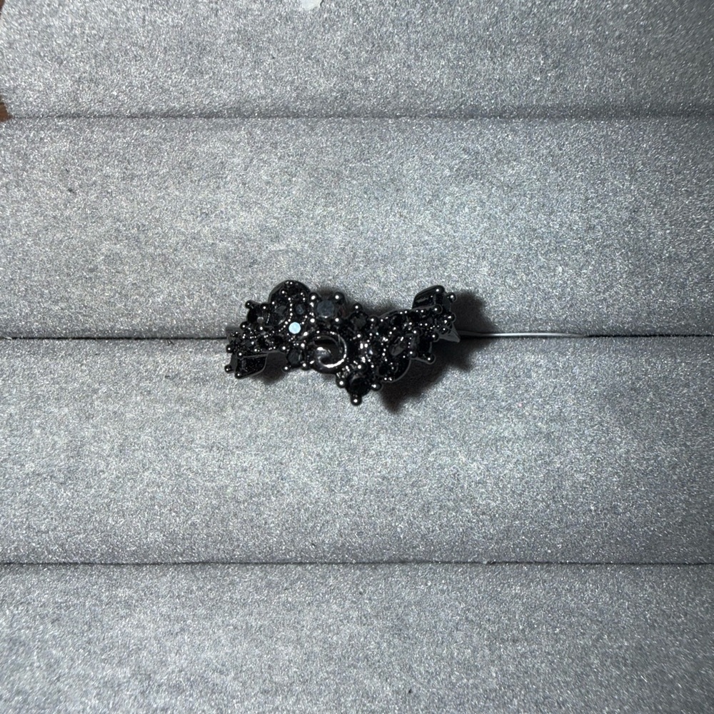Black scattered rhinestone ring size 5